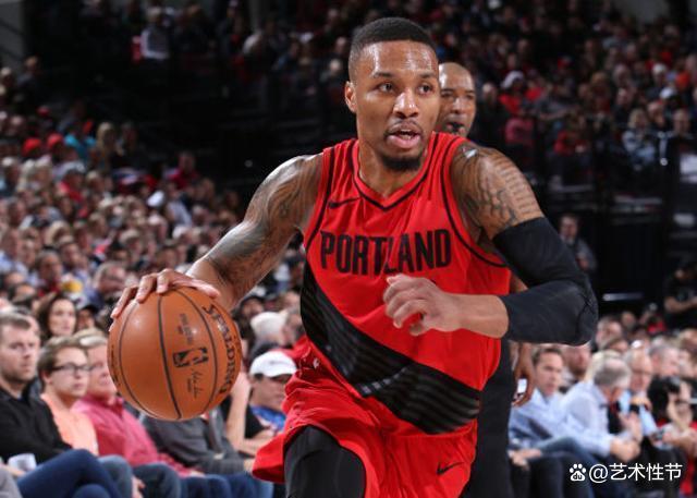 开拓者客场大胜爵士，利拉德独得分的简单介绍