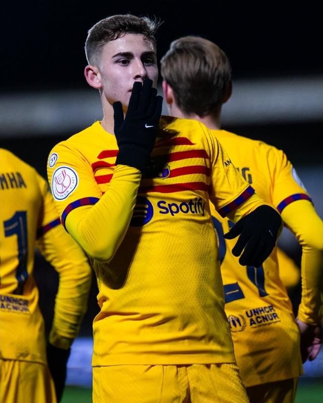 包含激情抢球，实力碰撞的豪门之争的词条