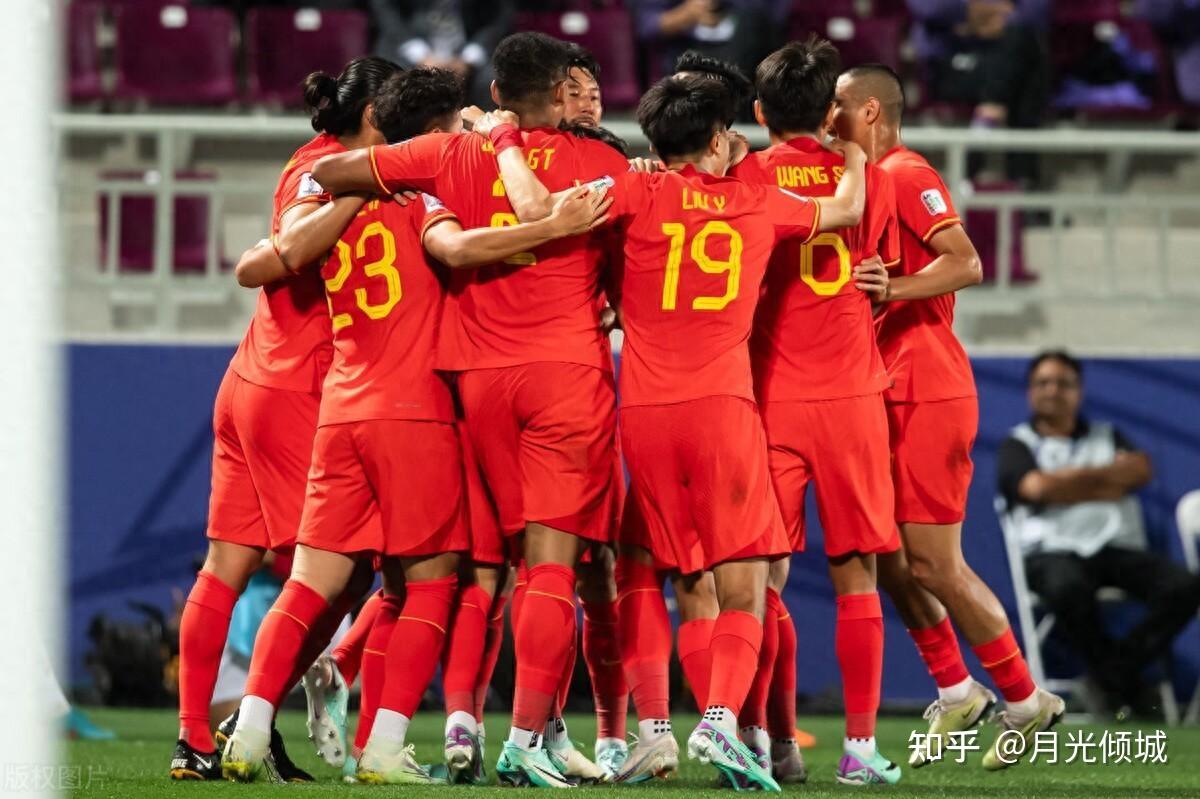 包含恒大客场困难取胜进军亚洲杯决赛的词条