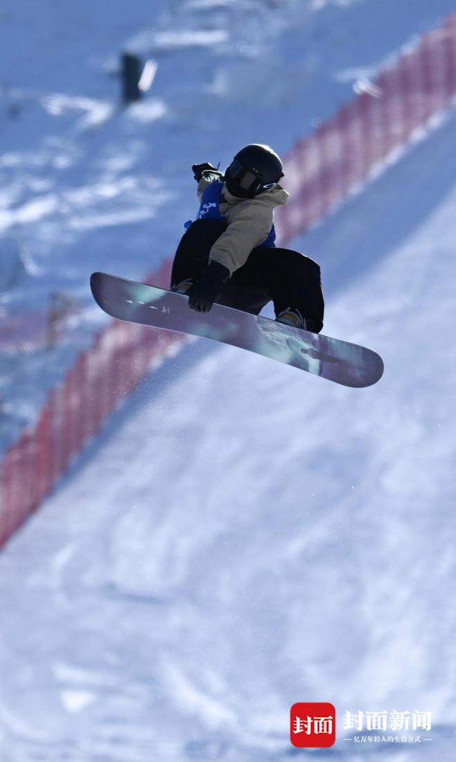 亚洲运动员在关键比赛中实现逆袭