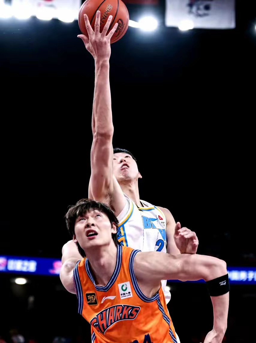 包含上海男篮交战胜利，夺得胜利的词条