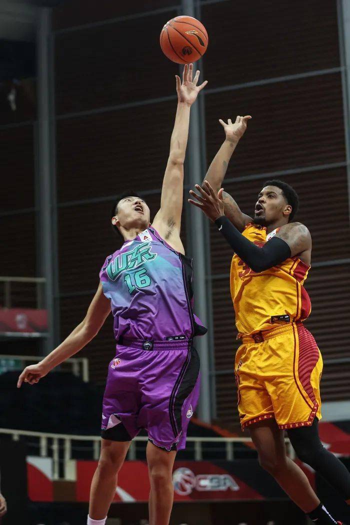 关于郑州龙城取得三分，球队士气旺盛，备战未来比赛的信息